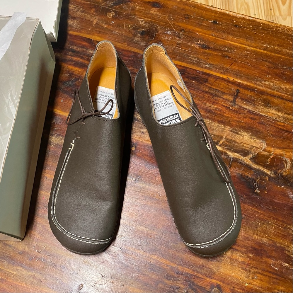 Brown vegetarian shoes